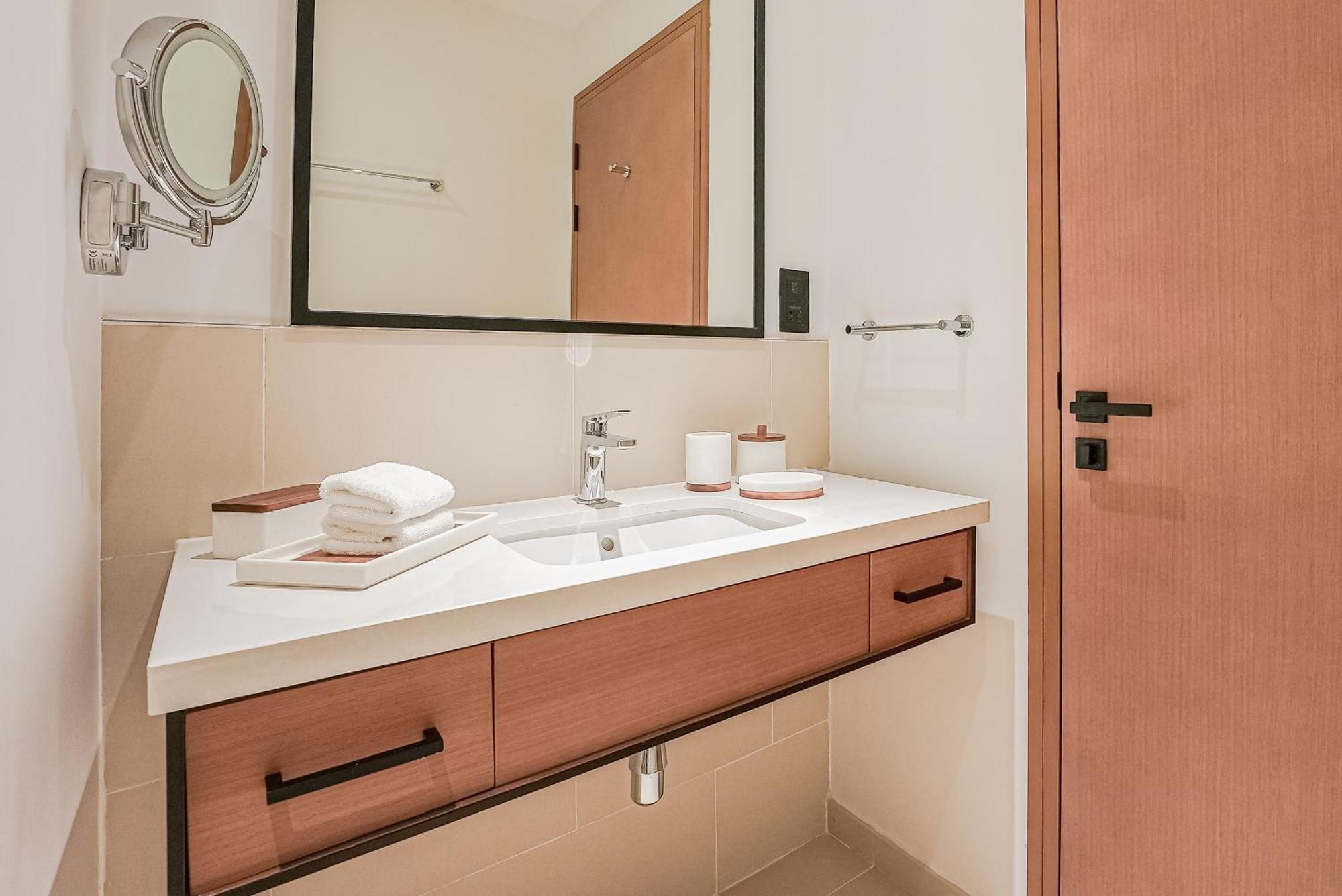 Modern 2Br High Floor Haven In Vida Dubai Marina Apartment Ngoại thất bức ảnh