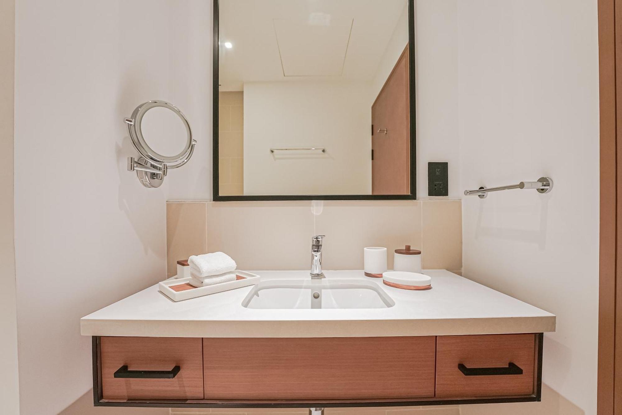 Modern 2Br High Floor Haven In Vida Dubai Marina Apartment Ngoại thất bức ảnh