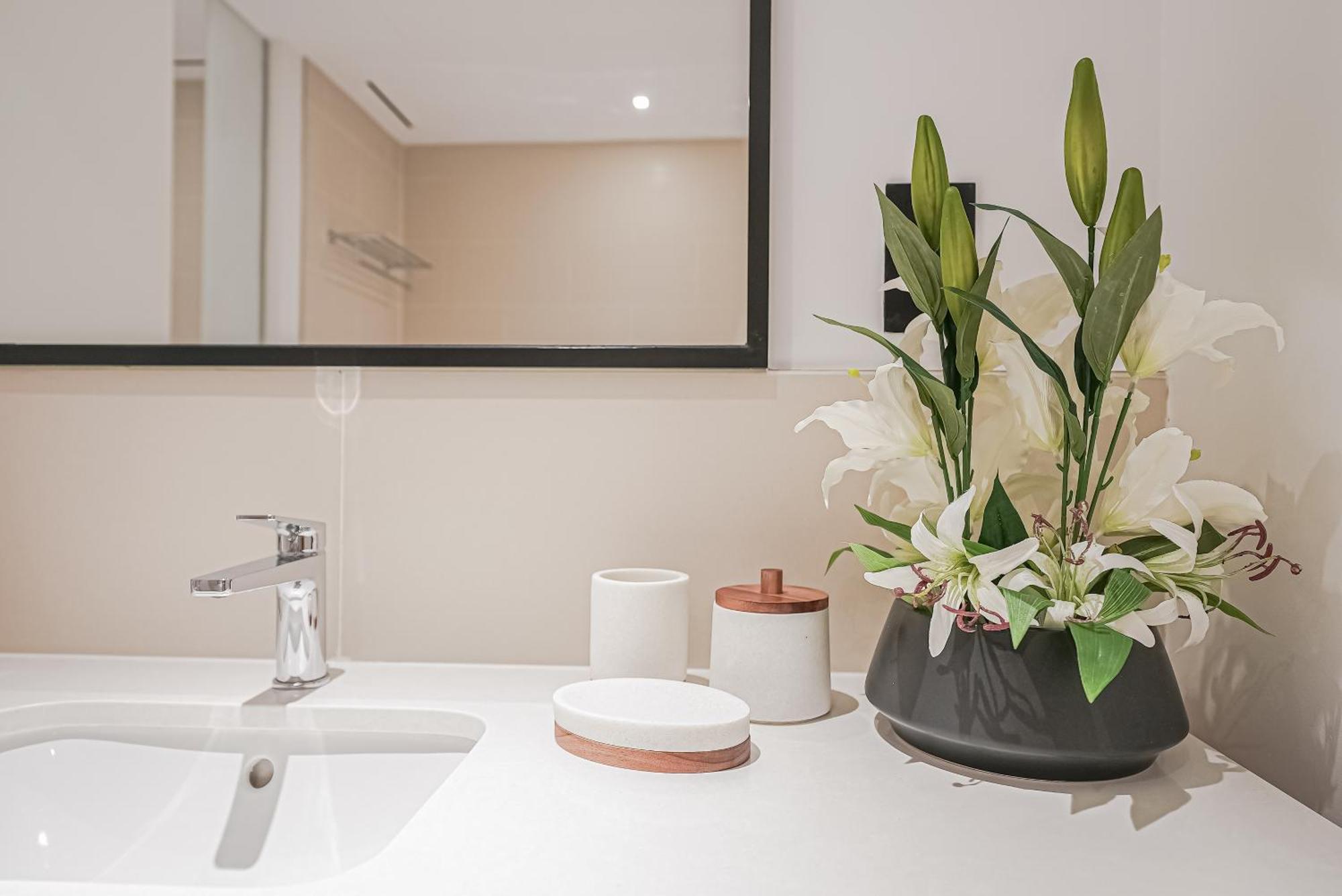 Modern 2Br High Floor Haven In Vida Dubai Marina Apartment Ngoại thất bức ảnh